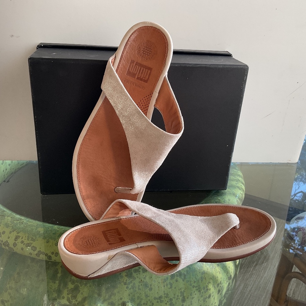 Women’s sandals